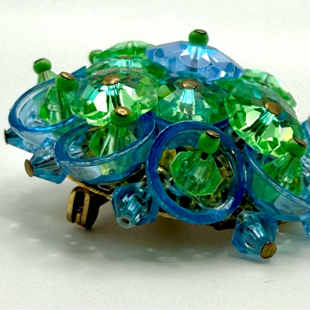 Unbranded-Vintage 1960-Brooch Pin-UV Glow Margarita Blue & Green Lucite-EUC - Picture 6 of 7